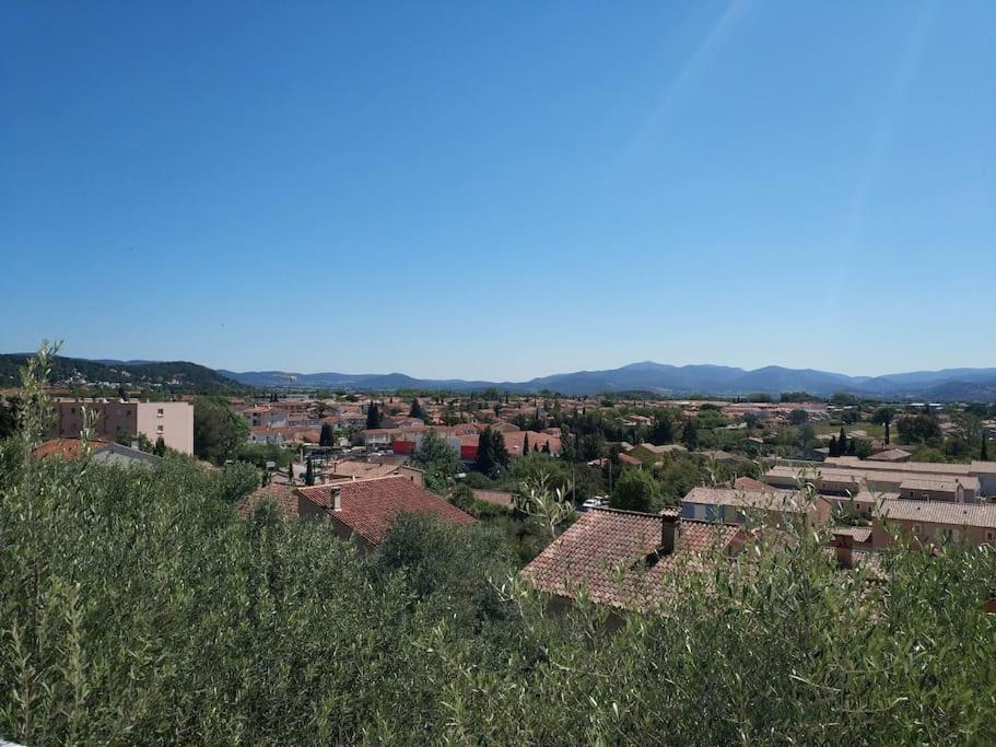 T2 En Rez De Chaussee De Villa A Cuers Buitenkant foto