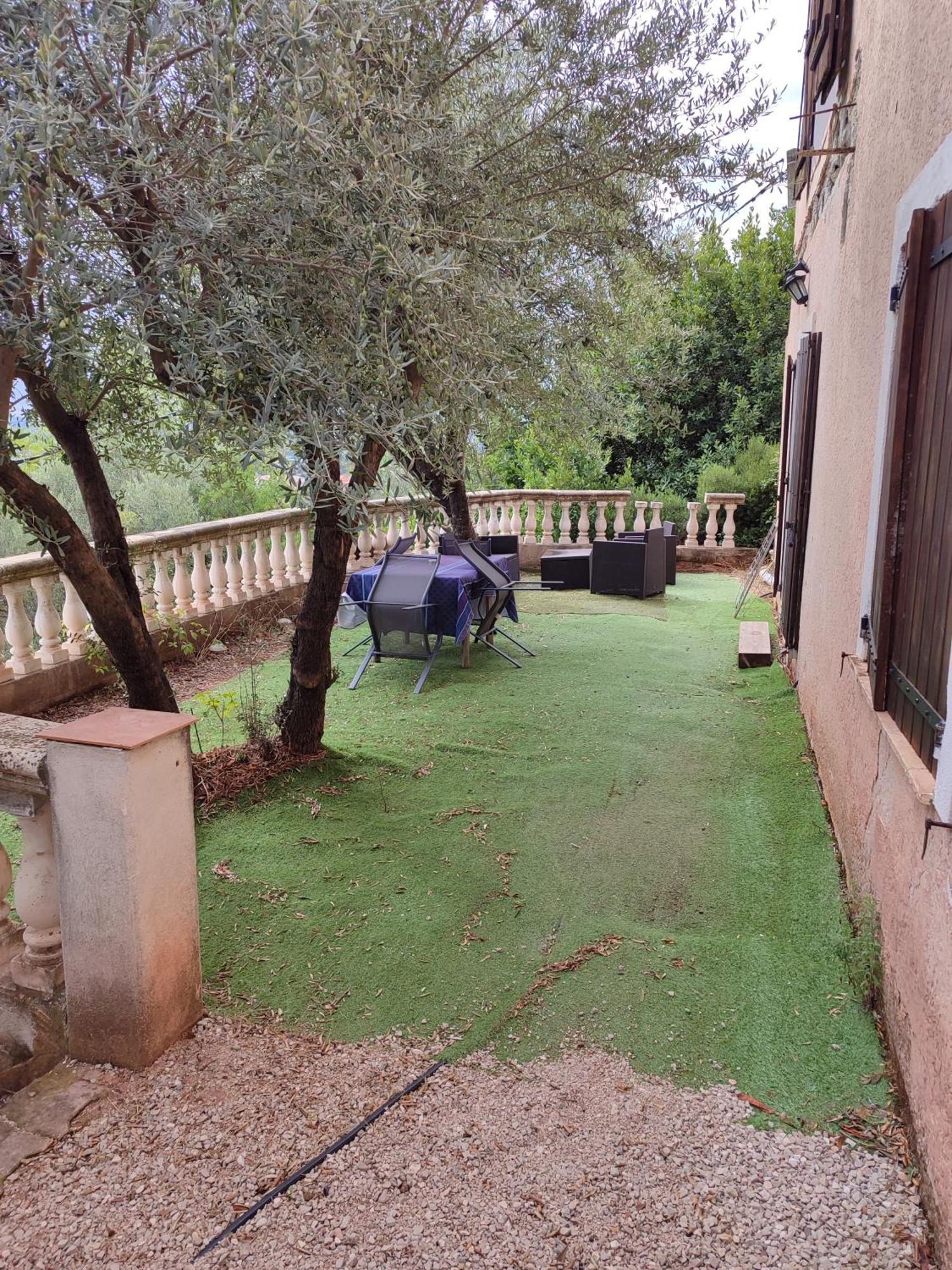 T2 En Rez De Chaussee De Villa A Cuers Buitenkant foto